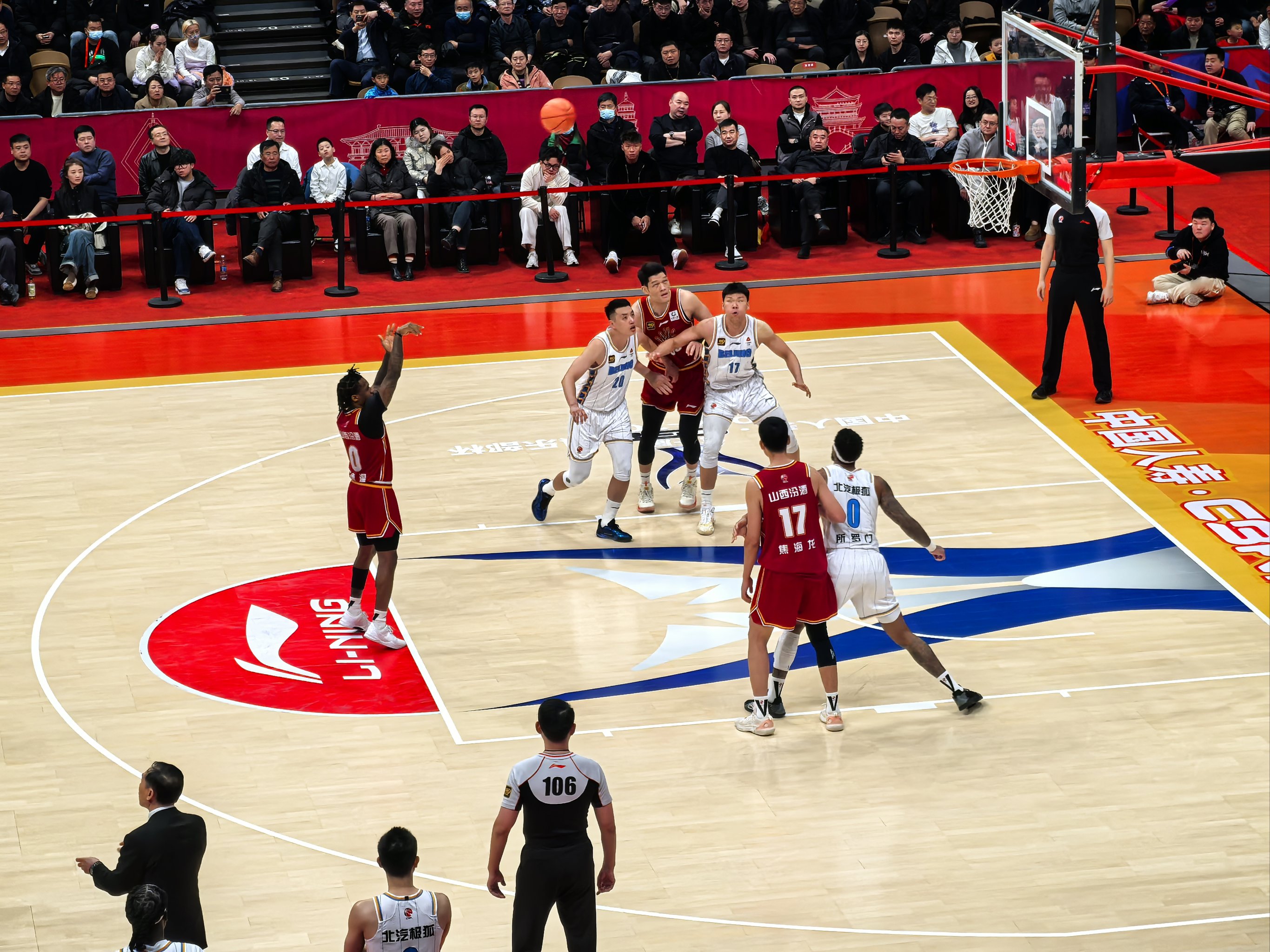 澳客网站入口-体育赛事现场座无虚席,球员表现优异(体育赛事中有哪些几乎不可破的纪录?)