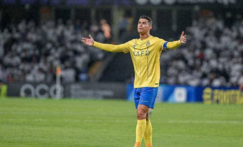 澳客网页版入口-关于阿尔艾因球迷现场助威,激发球队夺冠斗志的信息