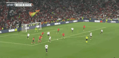 澳客馆-欧国联比赛激烈对抗!引发球迷热议的话题