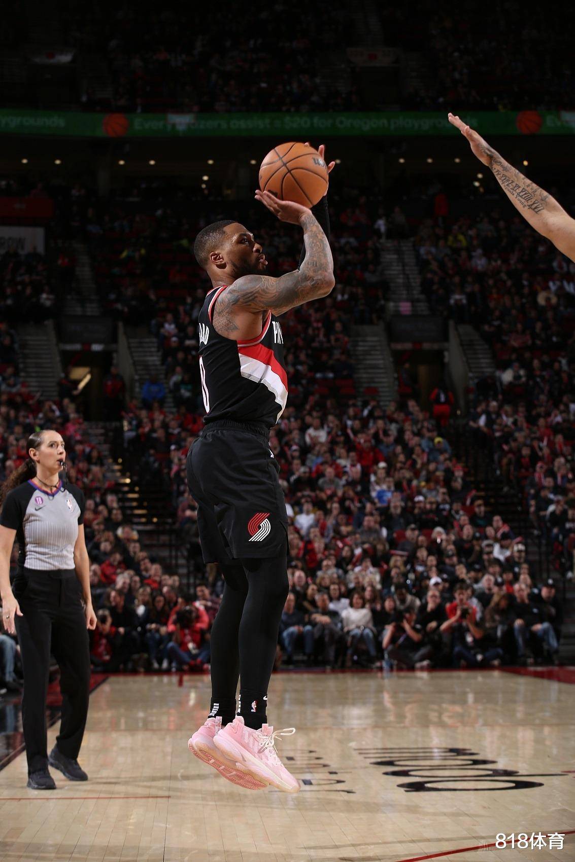 澳客vip注册-开拓者客场惊险逆转国王,利拉德砍下绝杀关键球