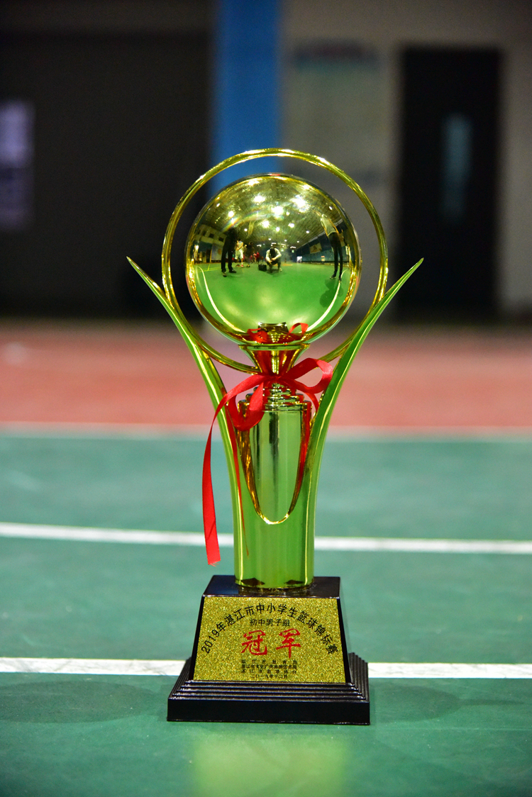 澳客网站-亚洲篮球锦标赛：韩国男篮获得冠军奖杯