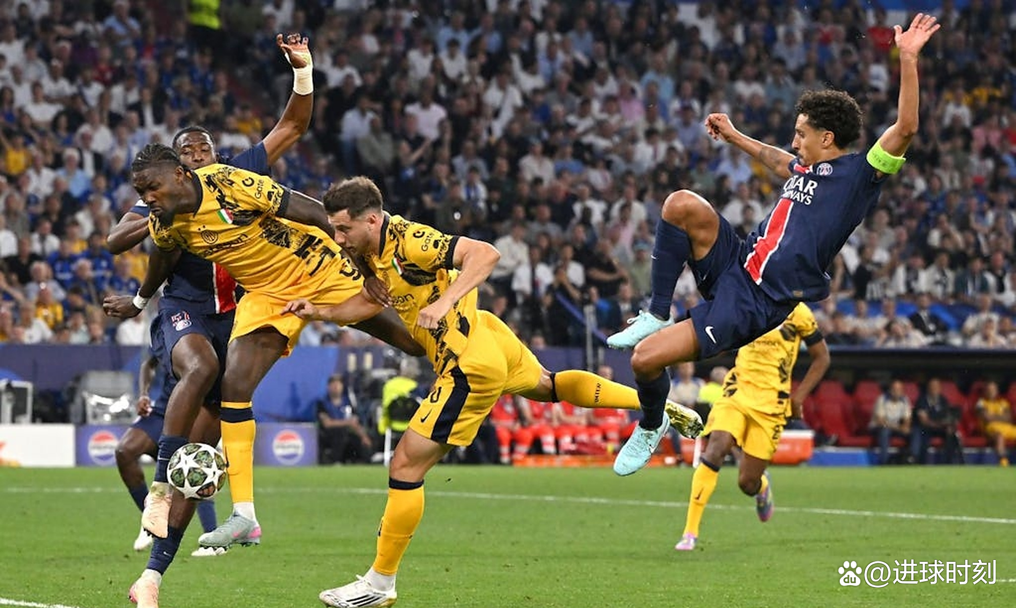 澳客教练-包含欧预赛比赛:西班牙中场控球稳,领先小组的词条