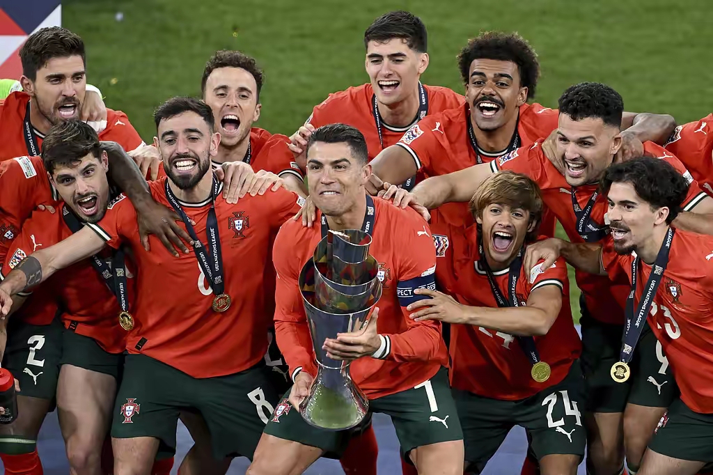 澳客网页版-葡萄牙队备曲折中繁星,全队践行合作的简单介绍