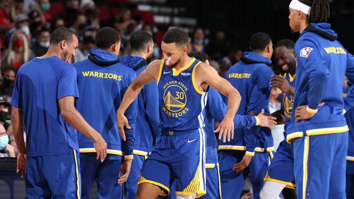 澳客官方登录入口-包含开拓者队阵容齐整状态出色再战成功的词条